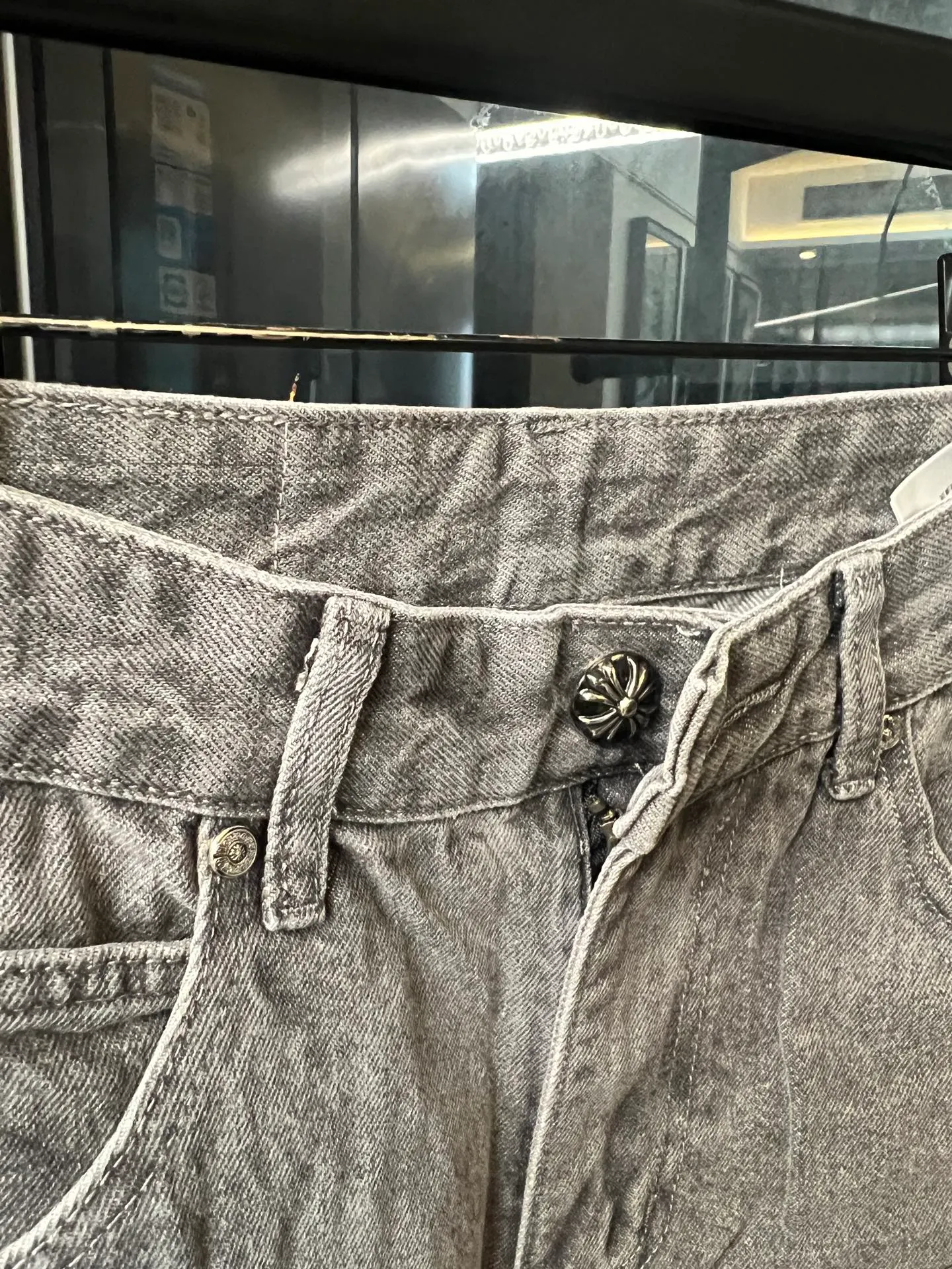 P240 [next day] Chrome Hearts/Chrome Heart CH iron gray and black and leather retro jeans (grey) Size: 30 32 34 36 (corresponding to s-xxl) Detailed sizes can be found in Figure 9